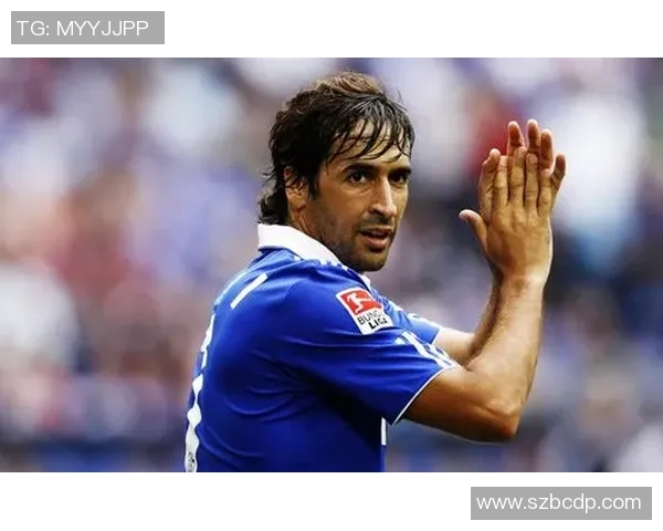 聚焦个子最小足球星成长故事揭秘他如何凭努力站上世界赛场